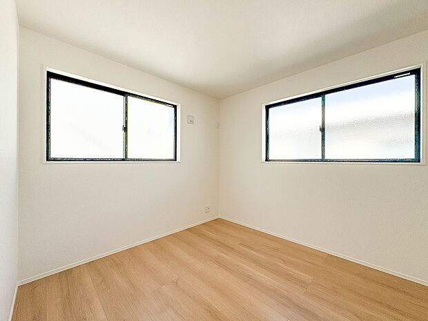 2号棟【洋室】充実した生活は伸びやかな居室空間から始まります。快適に・伸びやかに。心の潤いを求める方々へ。