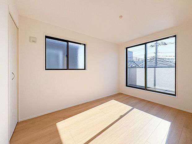 3号棟【寝室】シンプルな内装はおしゃれのポイントです。シンプルは華美より飽きがこないからです。色や模様でおしゃれ感をだす。それがシンプルイズビューティーです。