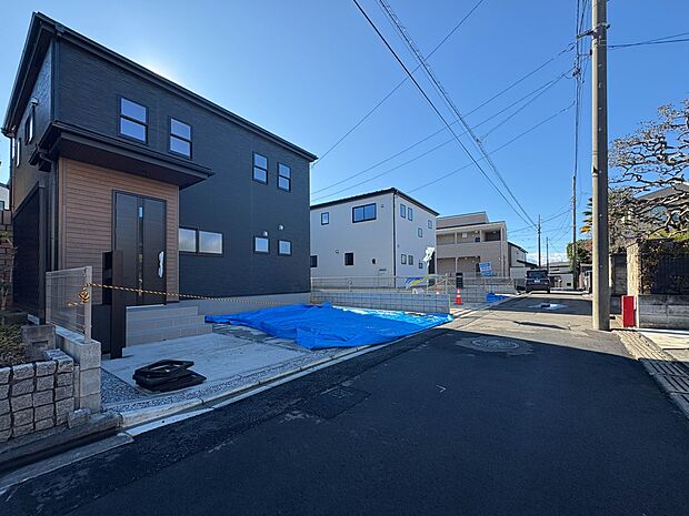 【前面道路】車の通行が少ないので、静かな住環境を維持することができます。