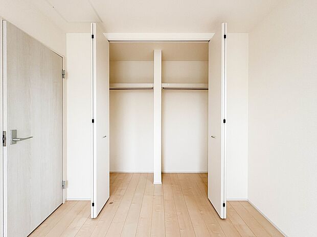 【収納】各部屋を最大限に広く使って頂ける様、全居住スペースに収納付。プライベートルームはゆったりと快適に。