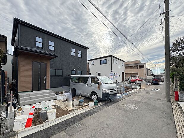 【前面道路】車の通行が少ないので、静かな住環境を維持することができます。