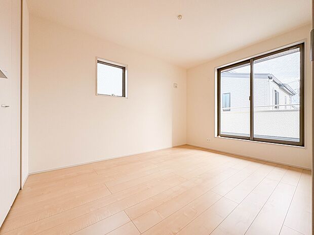 【洋室 6帖】充実した生活は伸びやかな居室空間から始まります。快適に・伸びやかに。心の潤いを求める方々へ。