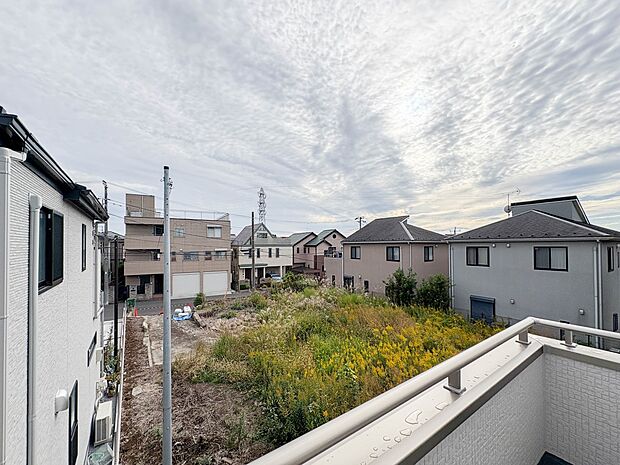 【眺望】眺望や窓からの景色が良いと、家で過ごす時間も快適です。