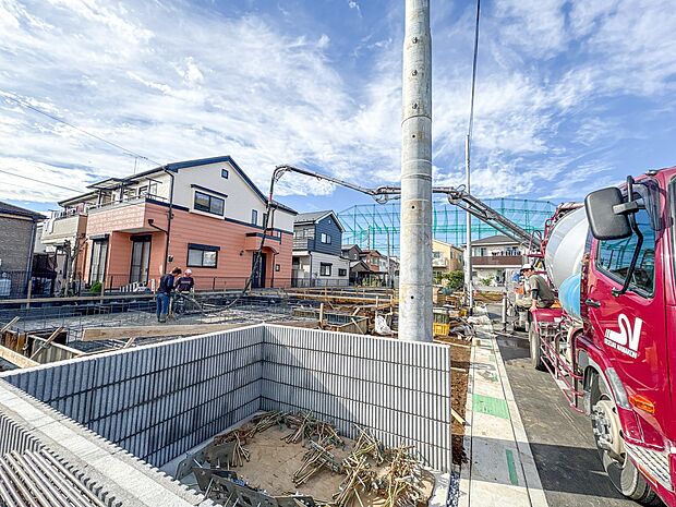 【外観】こちらの物件に少しでもご興味がありましたら、お気軽にお電話下さい。ネット上で「見えない物」「わからない事」でも、実際にご見学いただくことで、手に取るようにおわかりいただけるはずです。…