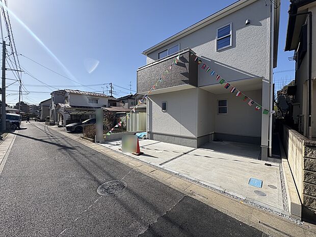 【前面道路】車の通行が少ないので、静かな住環境を維持することができます。