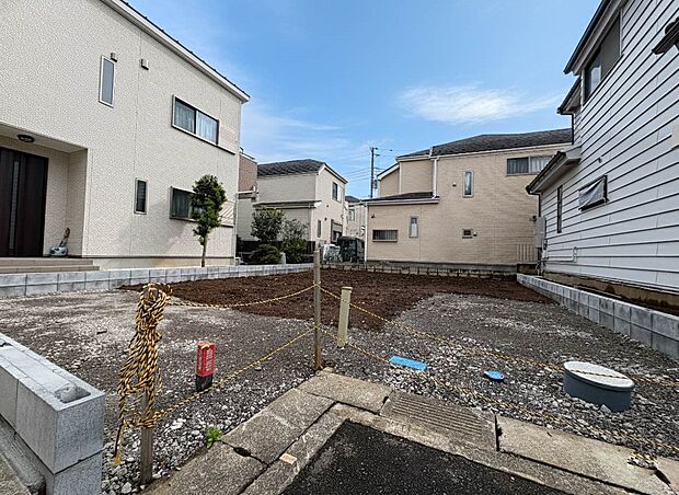 【外観】こちらの物件に少しでもご興味がありましたら、お気軽にお電話下さい。ネット上で「見えない物」「わからない事」でも、実際にご見学いただくことで、手に取るようにおわかりいただけるはずです。…