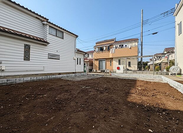 【外観】家族の温かさと陽光の暖かさ、楽しい毎日と明るい未来を予感させる「空間が織り成すひとつ先の住み心地」を演出します。