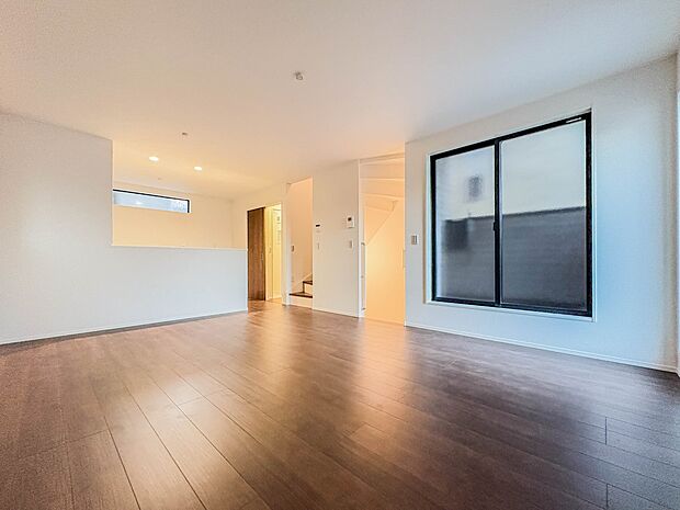 【LDK16.4帖】インテリアショップで見掛けた「あの家具」も置ける、ゆったりとした空間。時に広さが上質な寛ぎの時間になる事も。