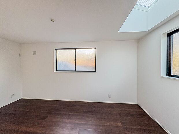 【洋室7.7帖】充実した生活は伸びやかな居室空間から始まります。快適に・伸びやかに。心の潤いを求める方々へ。