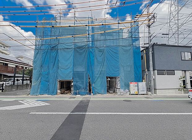 玄関や庭へと導いてくれるアプローチ。素敵なアプローチを目にすると、きっとその先にも素敵な空間が広がっているんだろうなと期待が膨らんでしまいますよね。  