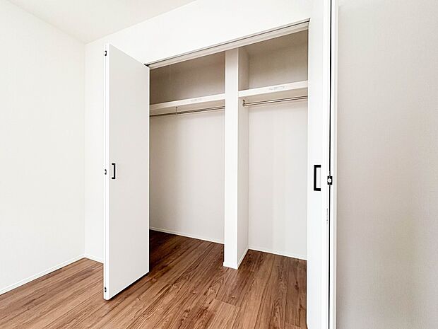 【収納】各部屋を最大限に広く使って頂ける様、全居住スペースに収納付。プライベートルームはゆったりと快適に。