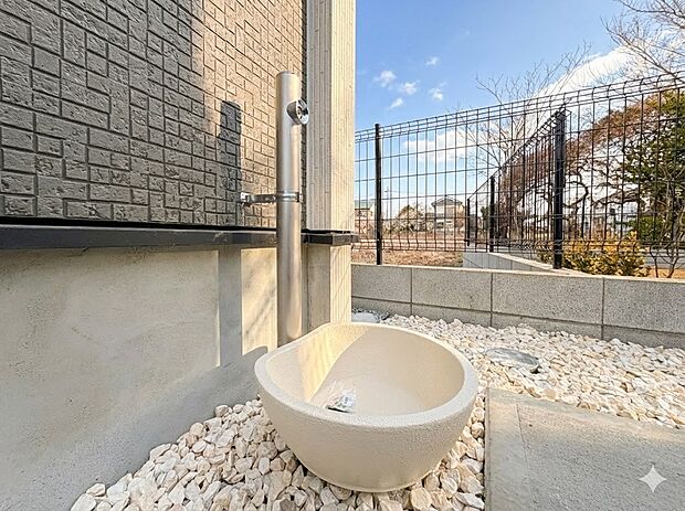 愛車の洗車やそのほかの用途にもあってうれしい立水栓