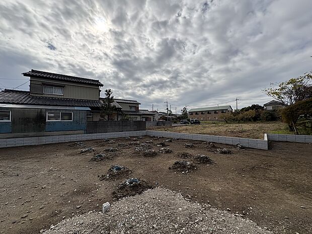 【外観】ここから始まる「日常」はご家族にとってかけがえのない時間となります。少しでも豊かに、快適に。そんな想いから本邸宅は生まれました。