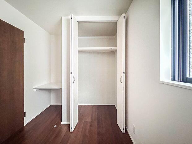 2号棟【収納】各部屋を最大限に広く使って頂ける様、全居住スペースに収納付。プライベートルームはゆったりと快適に。