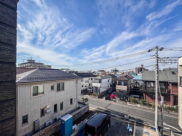 2号棟【眺望】眺望や窓からの景色が良いと、家で過ごす時間も快適です。