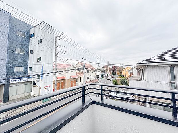 1号棟【眺望】少し優雅に、眺望の良い部屋で新生活をしてみませんか？眺望や窓からの景色が良いと、家で過ごす時間も快適です。