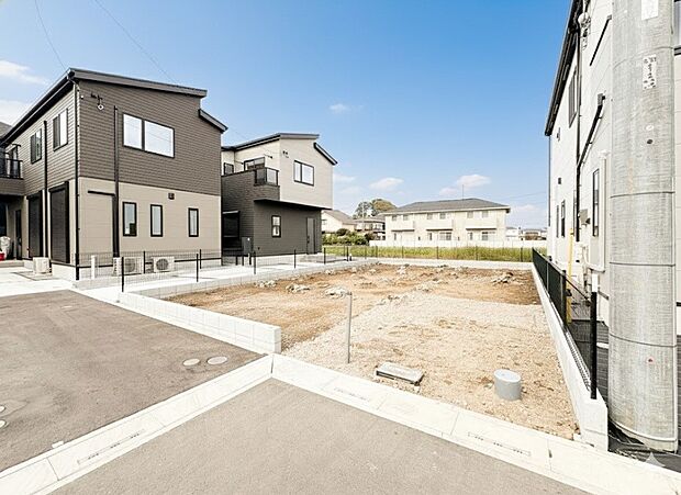 【外観】ここから始まる「日常」はご家族にとってかけがえのない時間となります。少しでも豊かに、快適に。そんな想いから本邸宅は生まれました。　