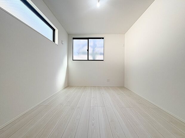 【洋室】リモートワークとしてもお使いいただけるスペースです。