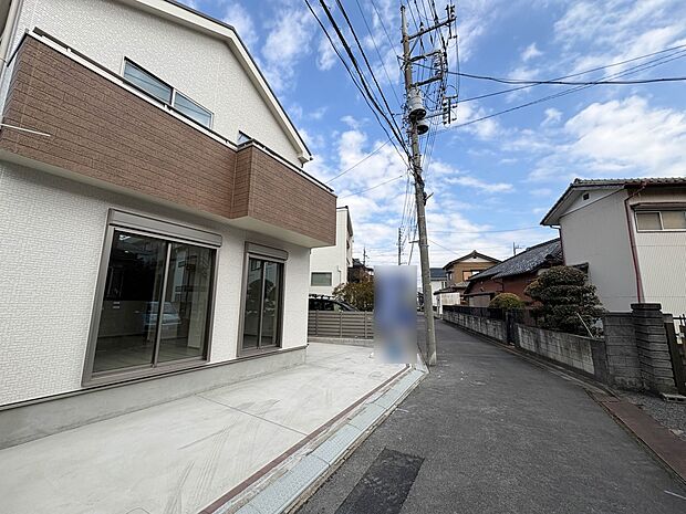 【前面道路4m】車の通行が少ないので、静かな住環境を維持することができます。