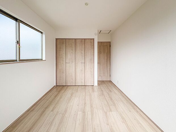 【洋室6帖】充実した生活は伸びやかな居室空間から始まります。快適に・伸びやかに。心の潤いを求める方々へ。