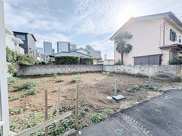 【外観】家族の温かさと陽光の暖かさ、楽しい毎日と明るい未来を予感させる「空間が織り成すひとつ先の住み心地」を演出します。