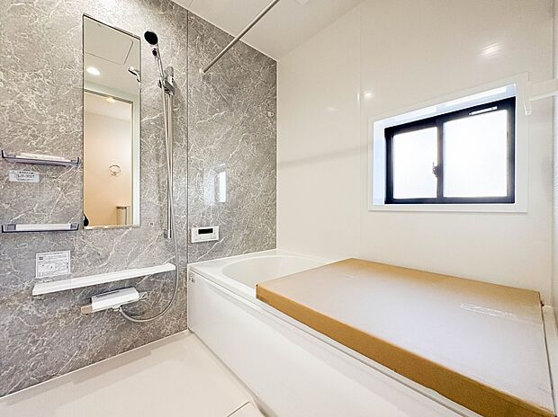 【浴室】一日の疲れを癒してくれるお風呂空間。使いやすさと上質な質感を両立して、単なる習慣から特別な時間に変わるはず。