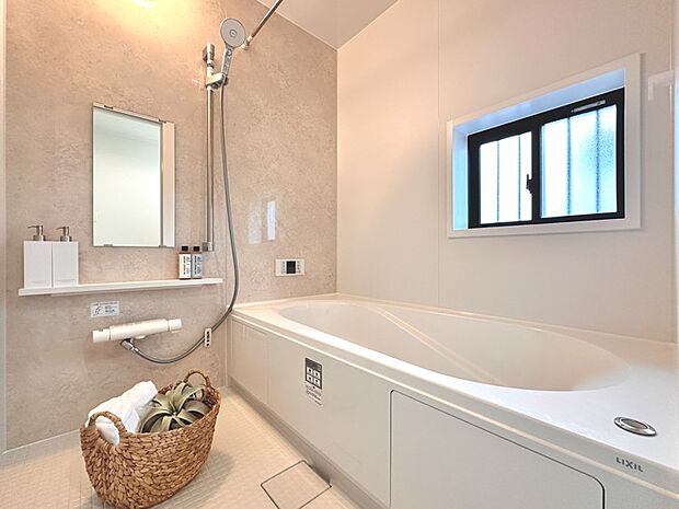 【浴室】一日の疲れを癒してくれるお風呂空間。使いやすさと上質な質感を両立して、単なる習慣から特別な時間に変わるはず。