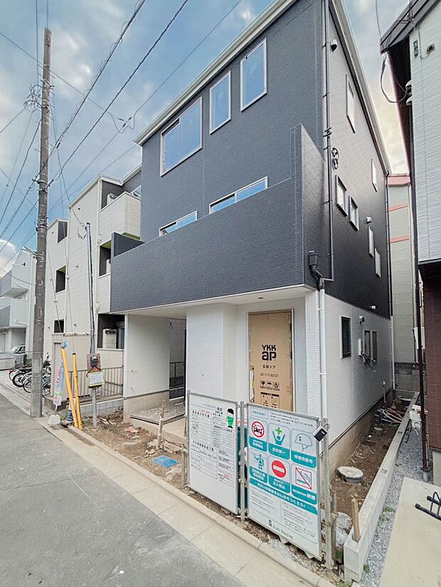 【前面道路】車の通行が少ないので、静かな住環境を維持することができます。