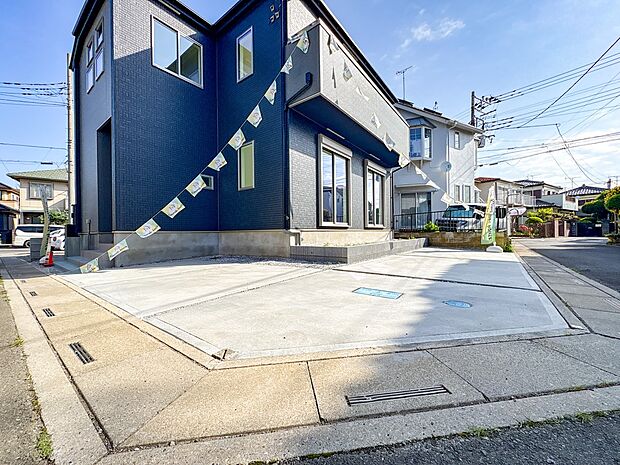 【駐車場】毎日の生活にマイカーが必須という方は、購入を検討する際、駐車場があることは大事な条件です。毎日の通勤や家族の送迎、買い物やお出かけなどクルマのある暮らしを満喫したい方は要チェック。…