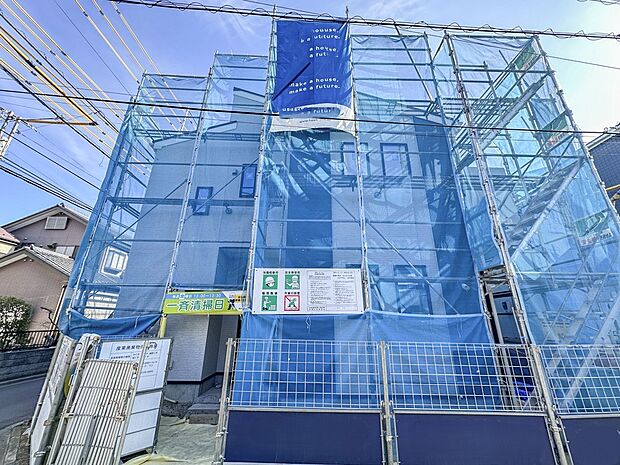 【外観】ここから始まる「日常」はご家族にとってかけがえのない時間となります。少しでも豊かに、快適に。そんな想いから本邸宅は生まれました。　