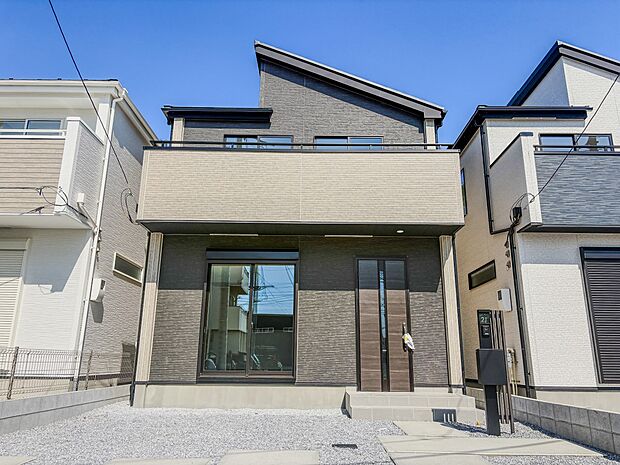 【外観】こちらの物件に少しでもご興味がありましたら、お気軽にお電話下さい。ネット上で「見えない物」「わからない事」でも、実際にご見学いただくことで、手に取るようにおわかりいただけるはずです。…