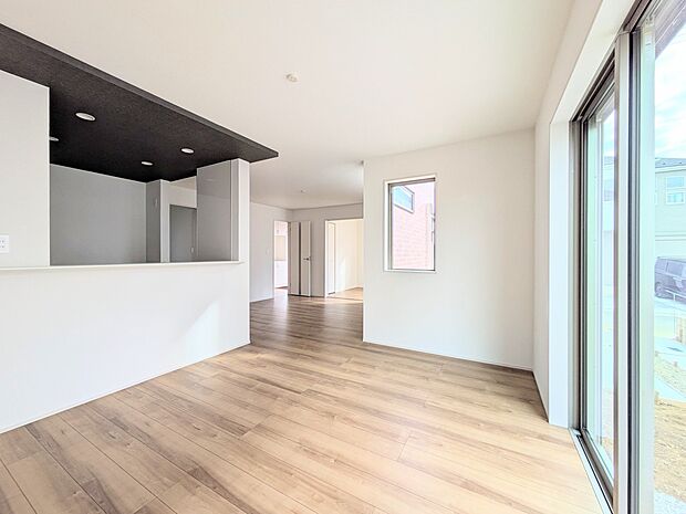 【ダイニング】愛を感じる、幸せを想う、心地よさを受けとる家の各スペースや各お部屋のさまざまな設備。人として日々の暮らしを先へすすめる設備・仕様を採用しています。