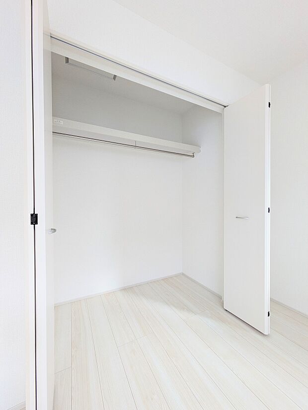 【収納】各部屋を最大限に広く使って頂ける様、全居住スペースに収納付。プライベートルームはゆったりと快適に。