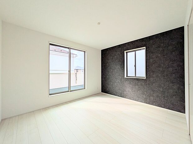 独立性を高めたお部屋。陽光も降り注ぐ明るく開放的な空間が魅力的。