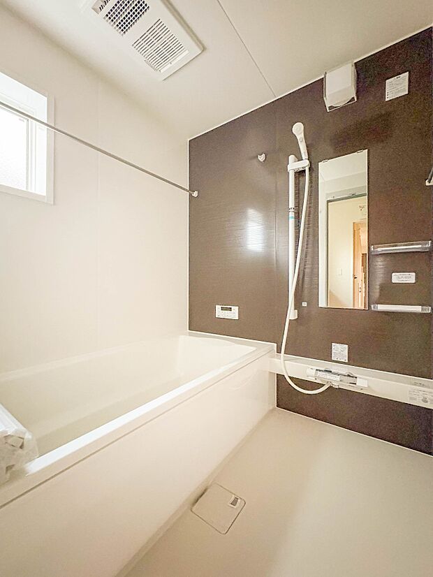 【浴室】一日の疲れを癒してくれるお風呂空間。使いやすさと上質な質感を両立して、単なる習慣から特別な時間に変わるはず。