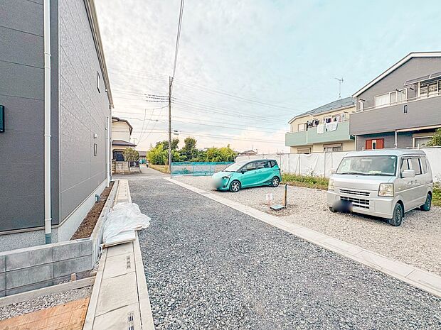 【前面道路4m】車の通行が少ないので、静かな住環境を維持することができます。