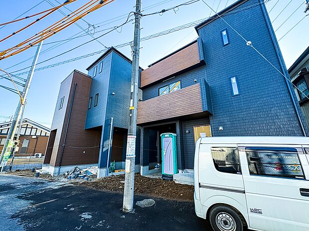 【前面道路】陽当りや通風性など各所に施された工夫で住みやすさを実現。部屋の大きさや周辺環境・街並など、資料には掲載していない情報が現地にはたくさんございます。是非ご確認下さい。