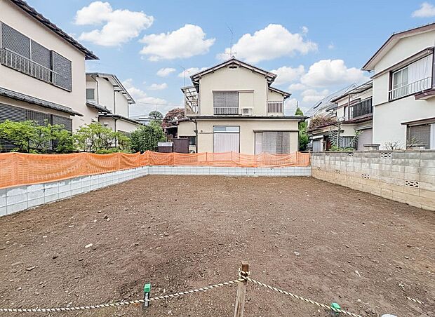 1号棟【外観】ここから始まる「日常」はご家族にとってかけがえのない時間となります。少しでも豊かに、快適に。そんな想いから本邸宅は生まれました。