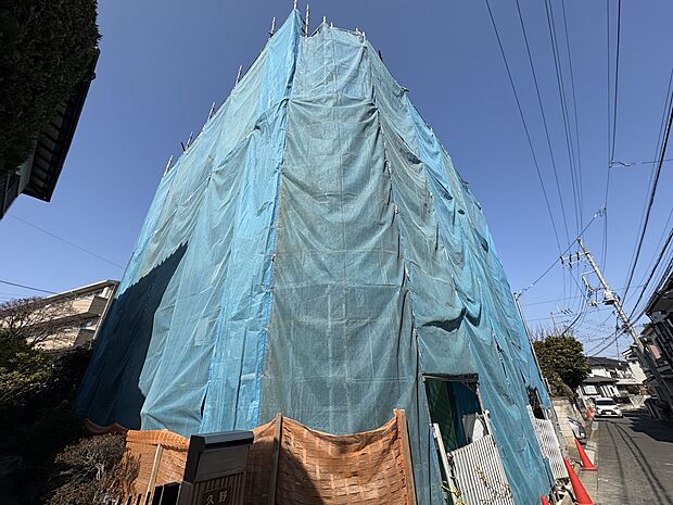 1号棟【外観】陽当りや通風性など各所に施された工夫で住みやすさを実現。部屋の大きさや周辺環境・街並など、資料には掲載していない情報が現地にはたくさんございます。是非ご確認下さい。