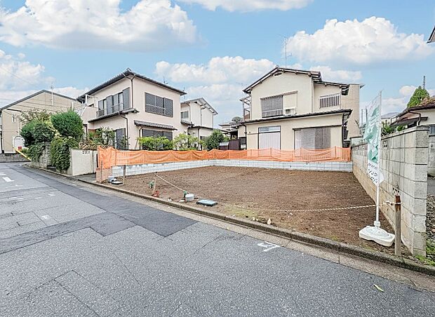 2号棟【前面道路4m】車の通行が少ないので、静かな住環境を維持することができます。