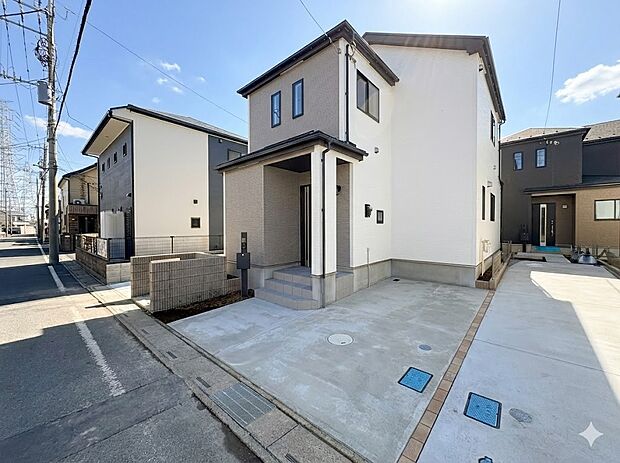 【前面道路】陽当りや通風性など各所に施された工夫で住みやすさを実現。部屋の大きさや周辺環境・街並など、資料には掲載していない情報が現地にはたくさんございます。是非ご確認下さい。