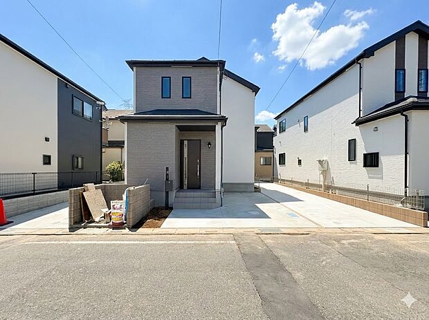 【外観】こちらの物件に少しでもご興味がありましたら、お気軽にお電話下さい。ネット上で「見えない物」「わからない事」でも、実際にご見学いただくことで、手に取るようにおわかりいただけるはずです。…