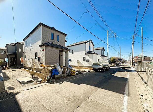 【前面道路】車の通行が少ないので、静かな住環境を維持することができます。