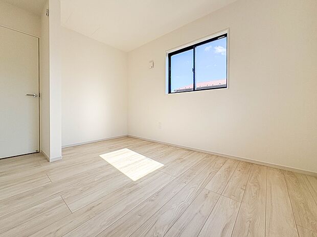 【洋室6帖】充実した生活は伸びやかな居室空間から始まります。快適に・伸びやかに。心の潤いを求める方々へ。