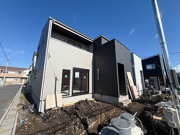 2号棟【現地外観】陽当りや通風性など各所に施された工夫で住みやすさを実現。部屋の大きさや周辺環境・街並など、資料には掲載していない情報が現地にはたくさんございます。是非ご確認下さい。