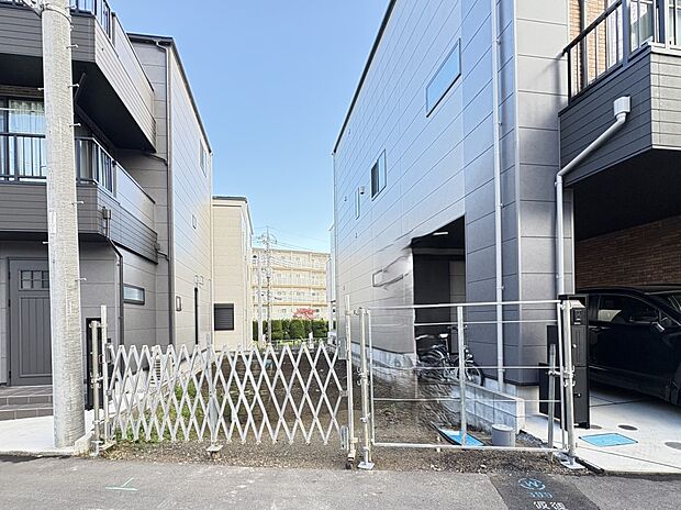 【2号棟 現地】新都心の商業エリアを生活圏に閑静な住宅地