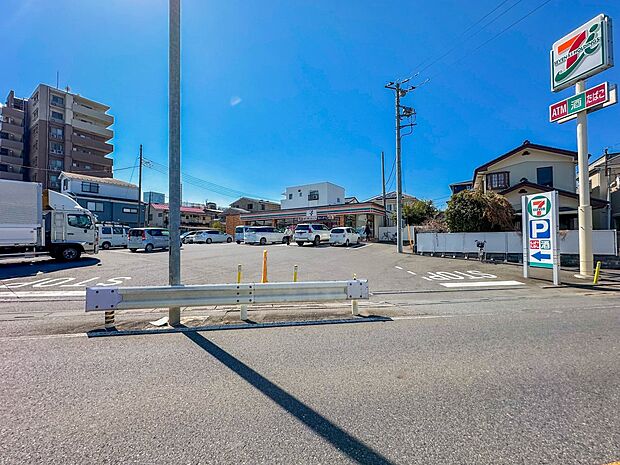 コンビニ 650m セブンイレブン浅間町店(・「開いててよかった!」おかずも充実!近くにあると嬉しいお店)