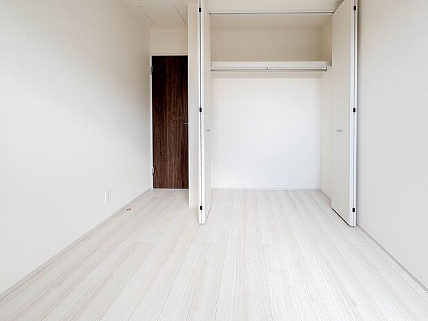 【収納】各部屋を最大限に広く使って頂ける様、全居住スペースに収納付。プライベートルームはゆったりと快適に。