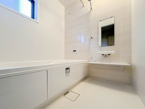 【浴室】一日の疲れを癒してくれるお風呂空間。使いやすさと上質な質感を両立して、単なる習慣から特別な時間に変わるはず。