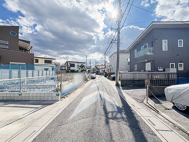 【外観】家族の温かさと陽光の暖かさ、楽しい毎日と明るい未来を予感させる「空間が織り成すひとつ先の住み心地」を演出します。